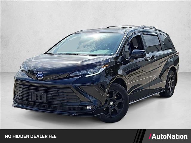 Used 2025 Toyota Sienna XLE Woodland Edition AWD/4WD image 1