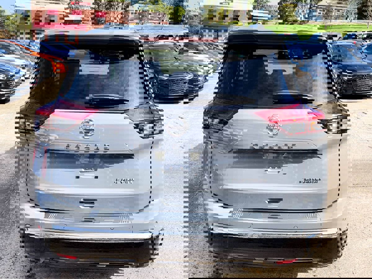 Used 2024 Nissan Rogue Platinum image 8