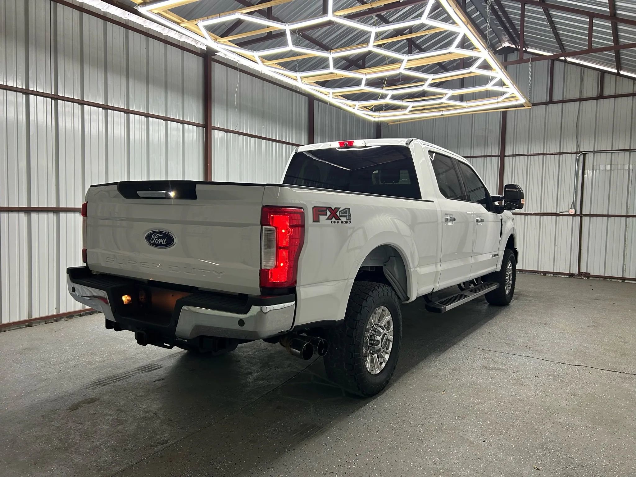 Used 2019 Ford F350 XLT w/ XLT Premium Package AWD/4WD image 5