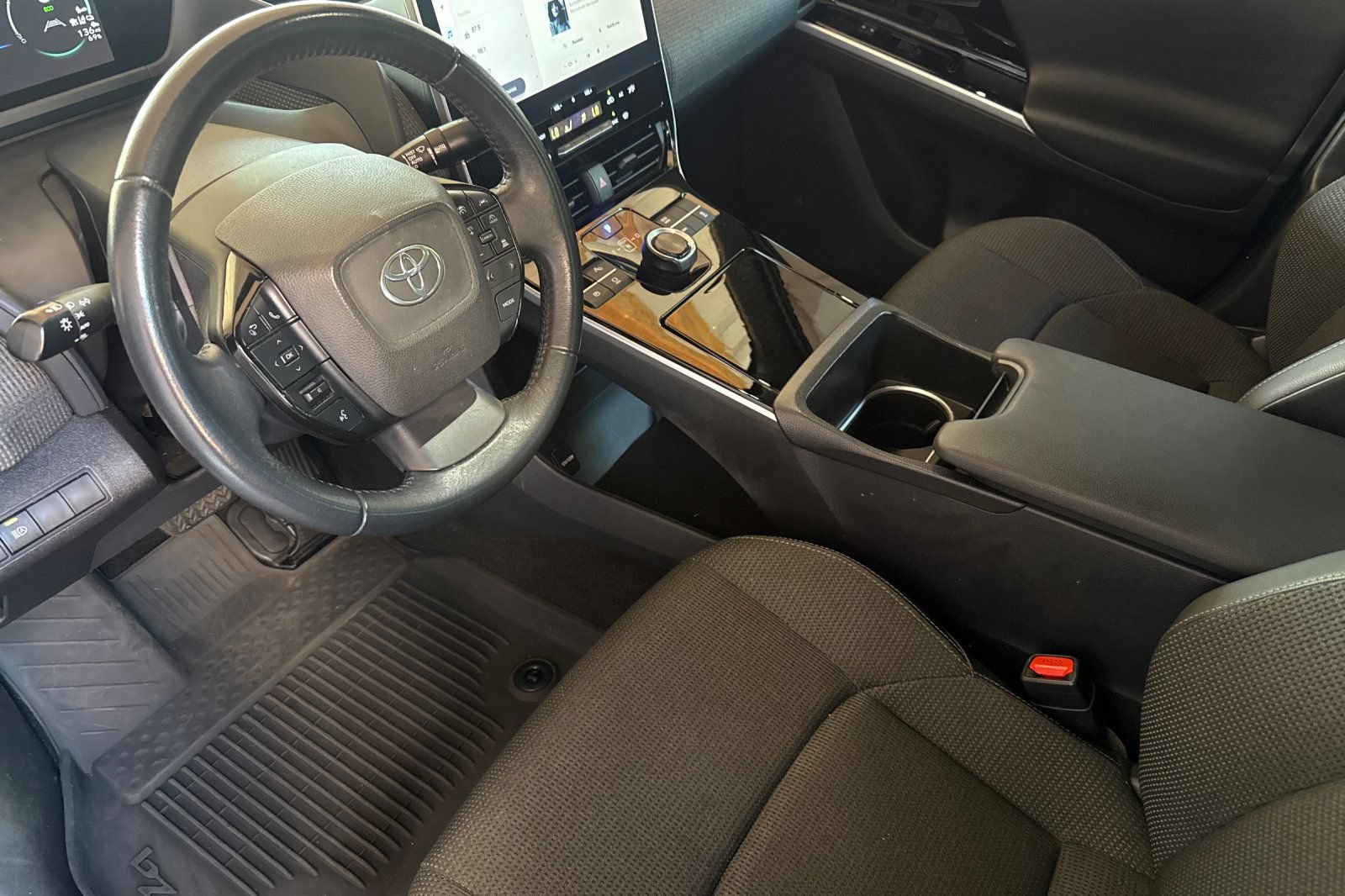 Used 2023 Toyota bZ4X FWD image 11