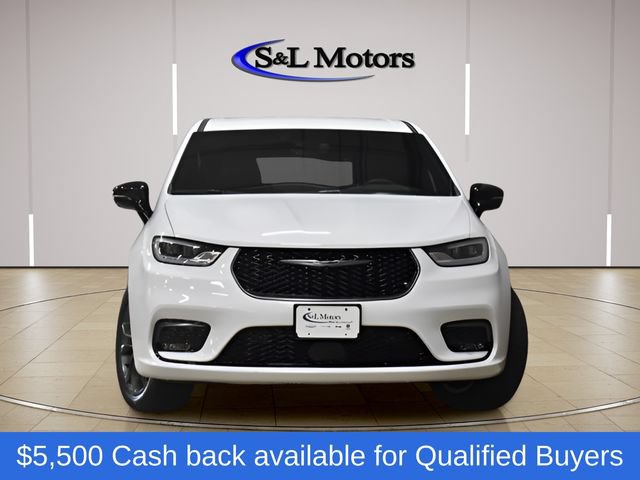 New 2026 Chrysler Pacifica Select FWD image 3