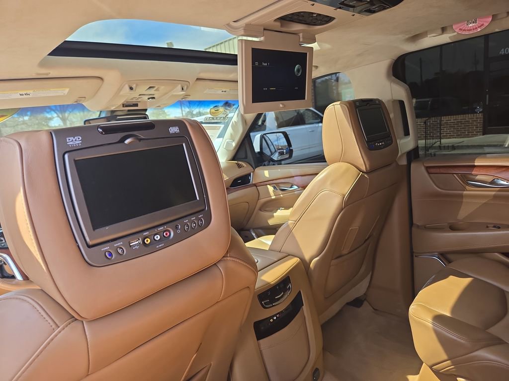 Used 2015 Cadillac Escalade Platinum AWD/4WD image 44