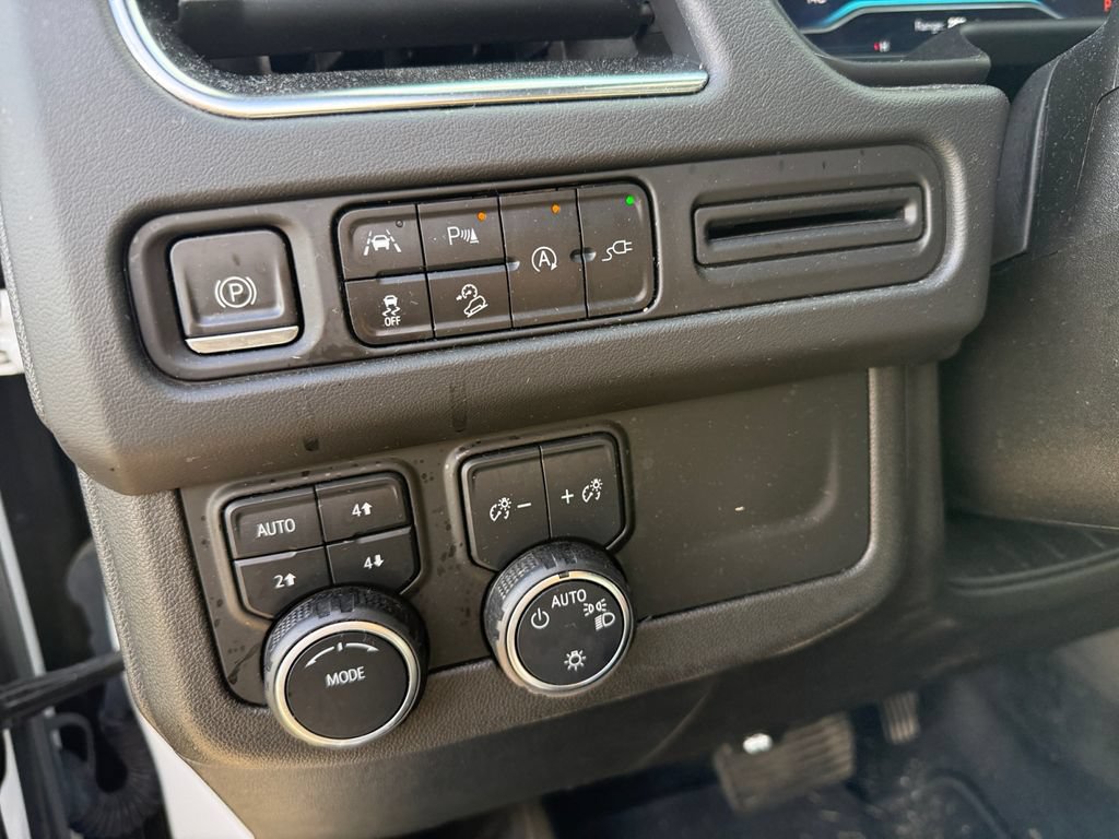 Used 2022 Chevrolet Suburban Premier AWD/4WD image 18