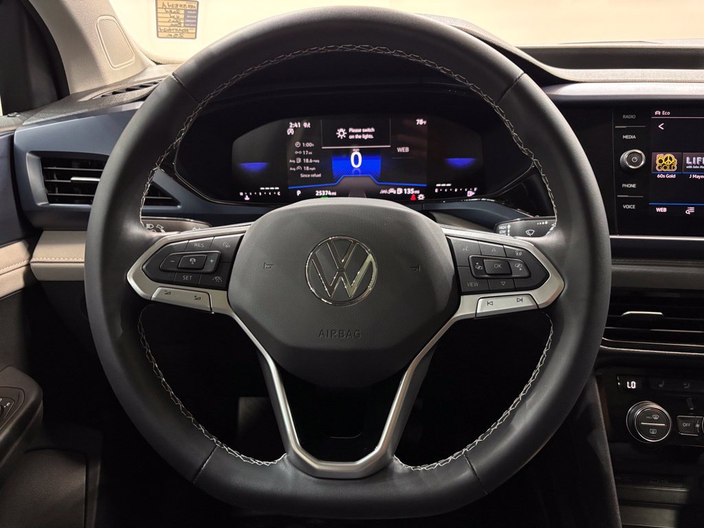 Used 2024 Volkswagen Taos SE w/ Panoramic Sunroof Package AWD/4WD image 11