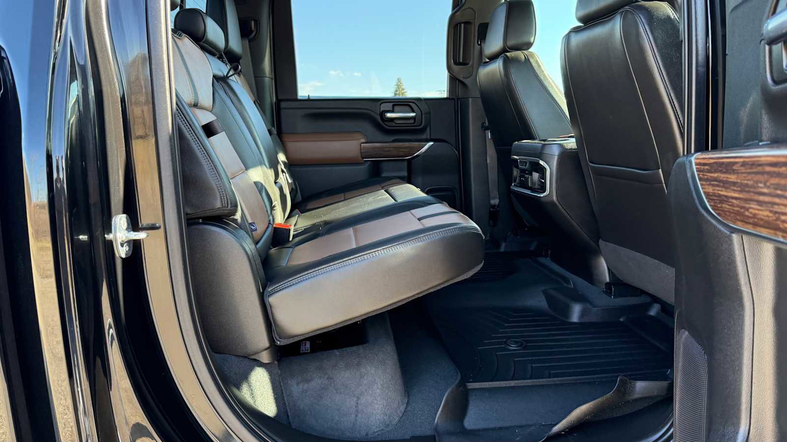 Used 2021 Chevrolet Silverado 3500 High Country AWD/4WD image 11