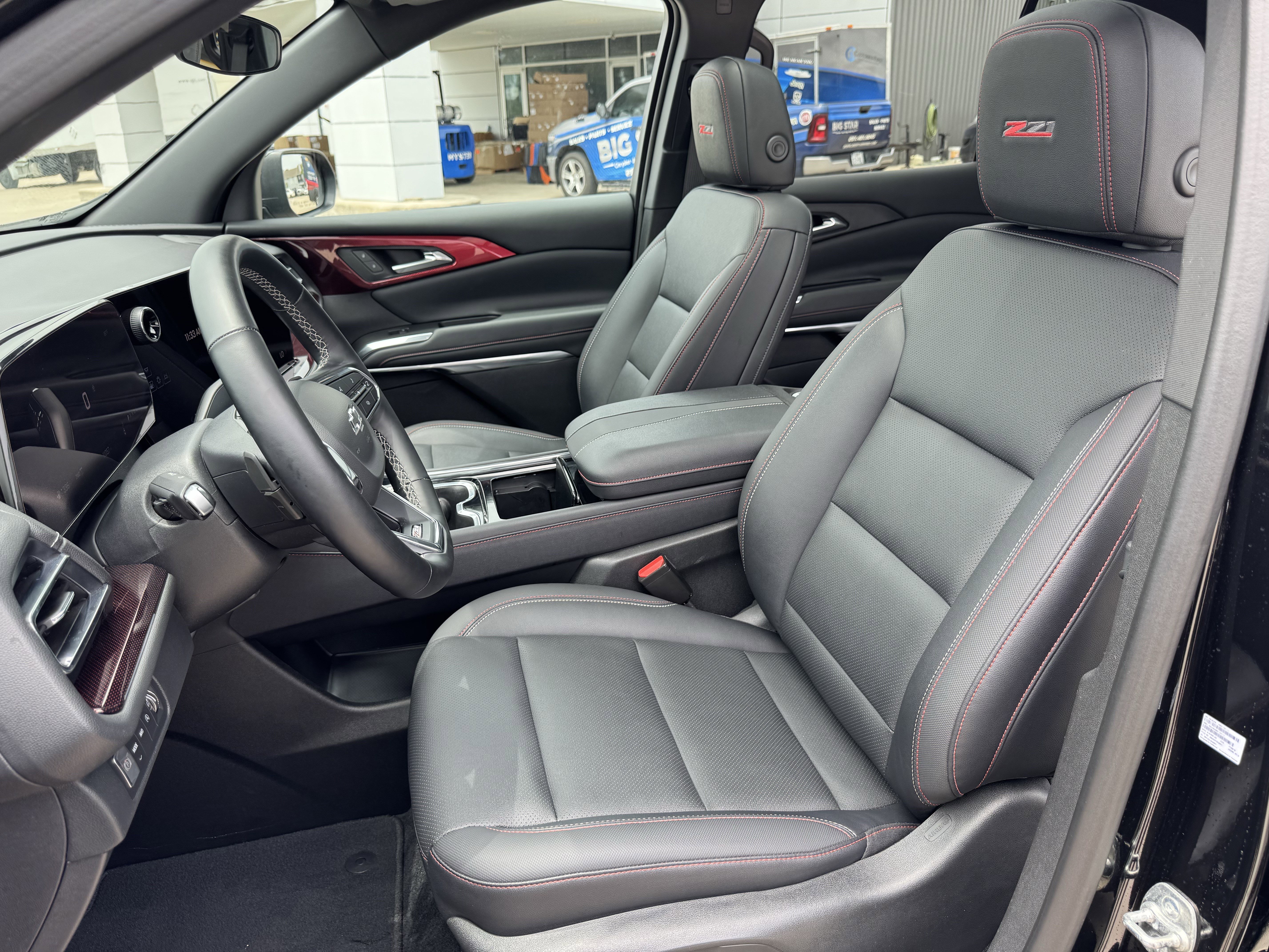 Used 2025 Chevrolet Traverse Z71 w/ Driver Confidence Package AWD/4WD image 29