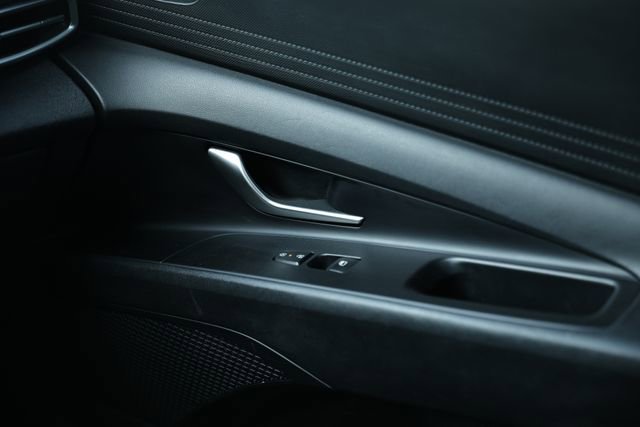 Used 2023 Hyundai Elantra SEL w/ Preferred Accessory Package image 38