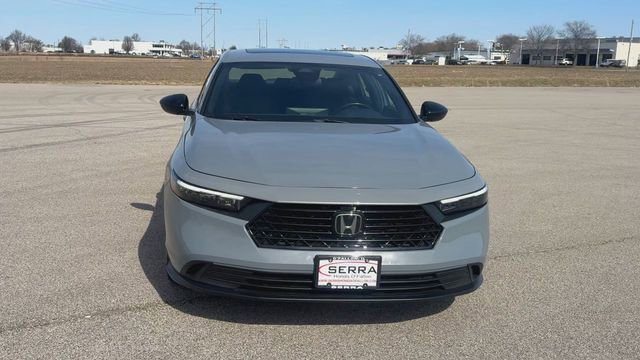 Used 2023 Honda Accord Sport image 3