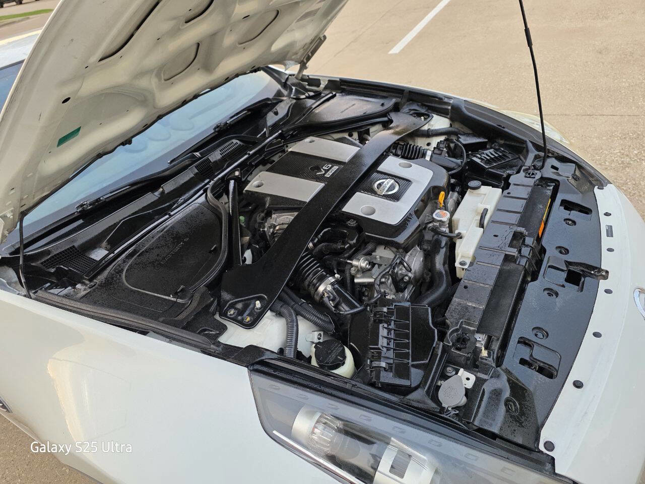 Used 2011 Nissan 370Z Touring image 27