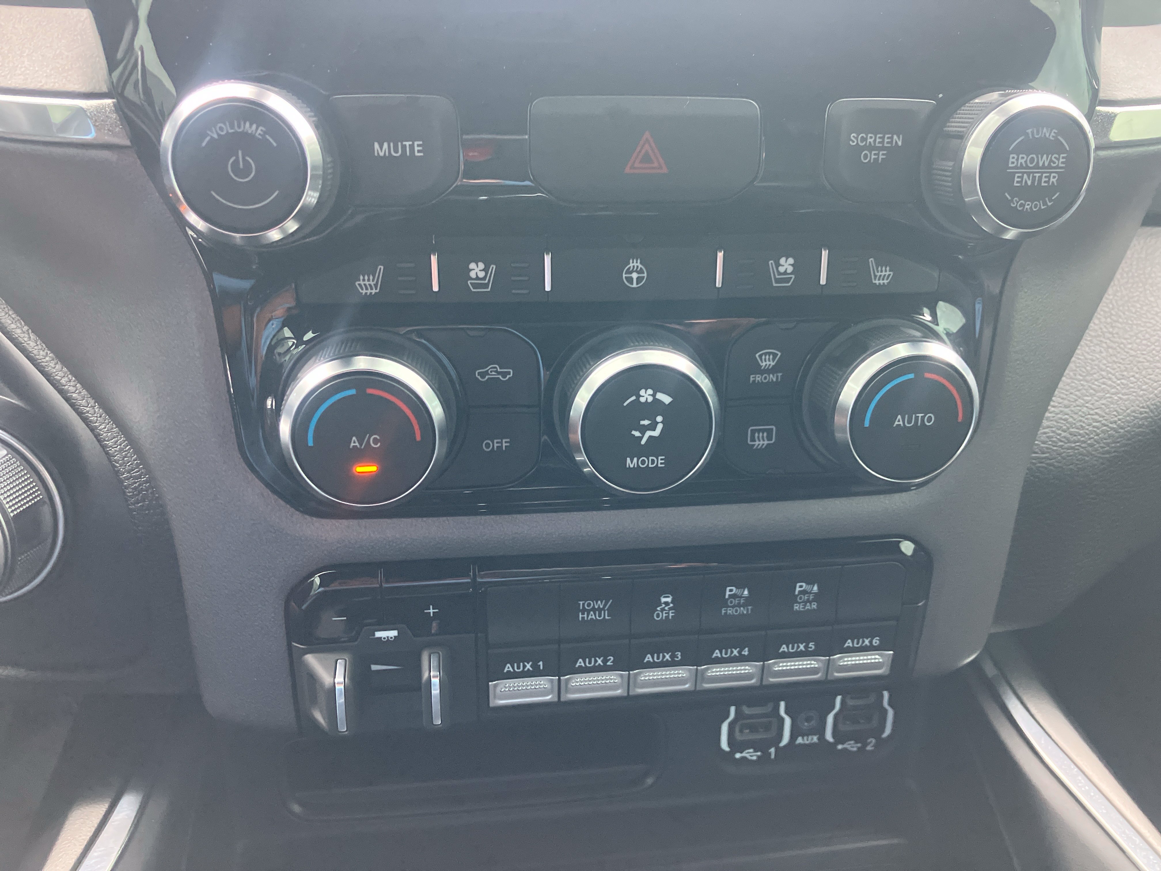 Used 2022 RAM 2500 Laramie AWD/4WD image 29