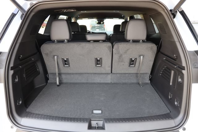 New 2026 GMC Acadia Elevation w/ Elevation Premium Package FWD image 11