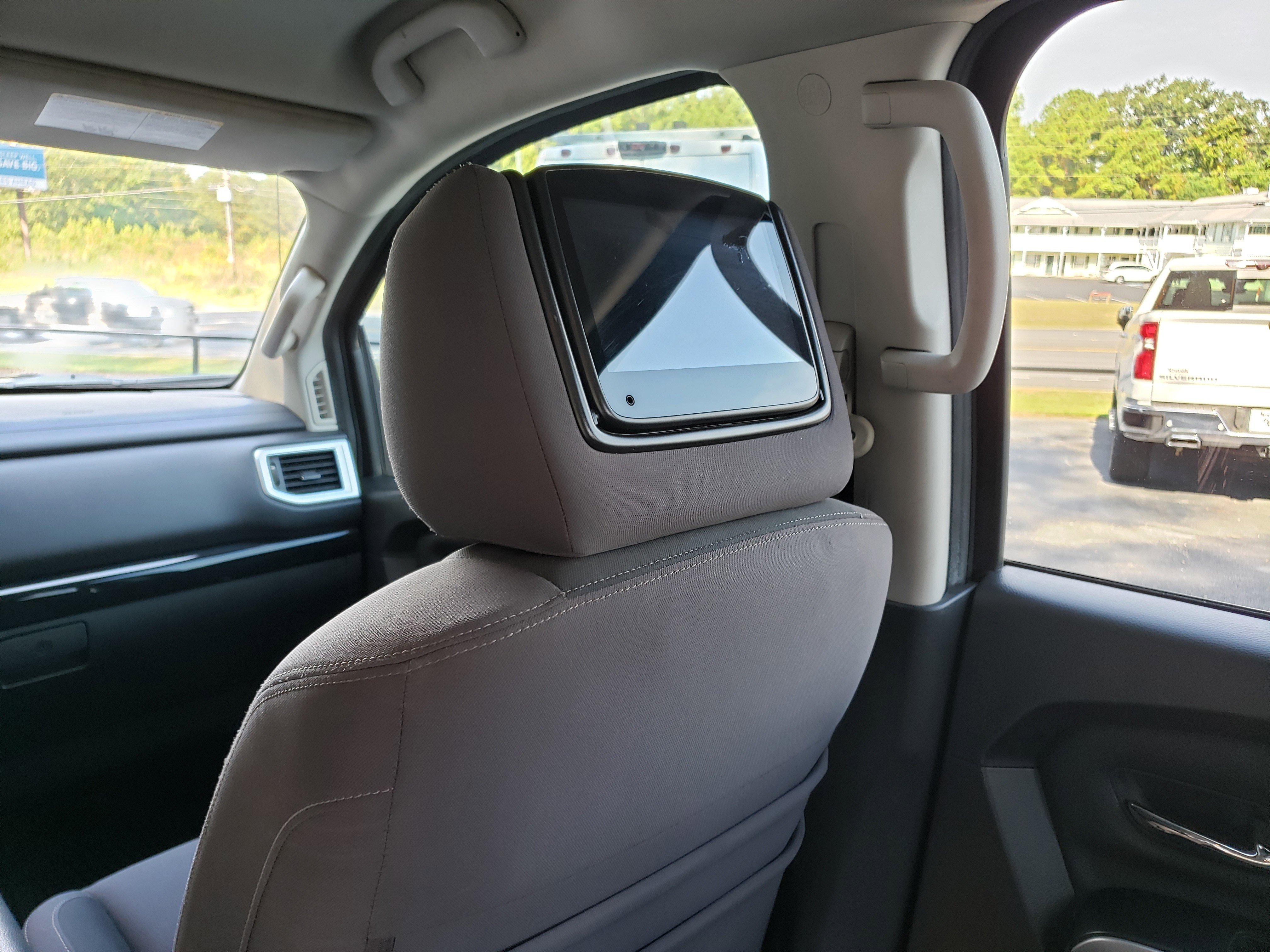 Used 2021 Nissan Titan SV w/ SV Convenience Package image 29