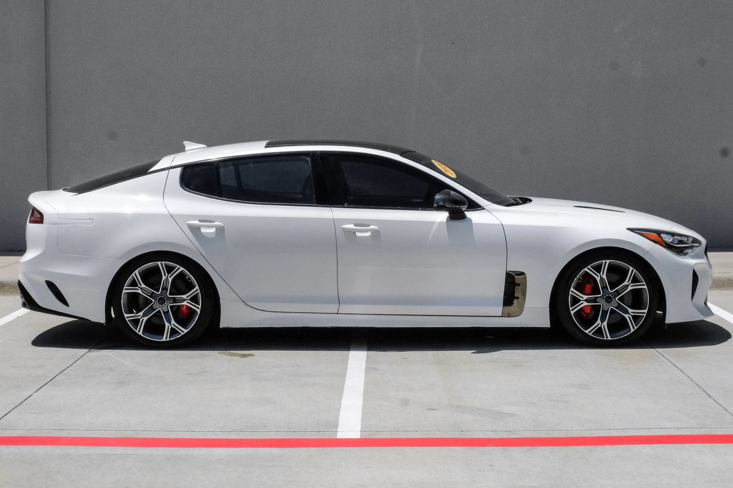 Used 2020 Kia Stinger GT2 AWD/4WD image 3