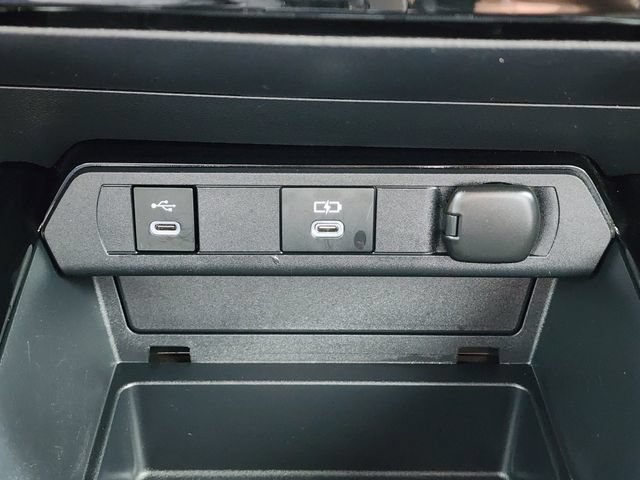 Used 2025 Toyota Prius LE FWD image 24