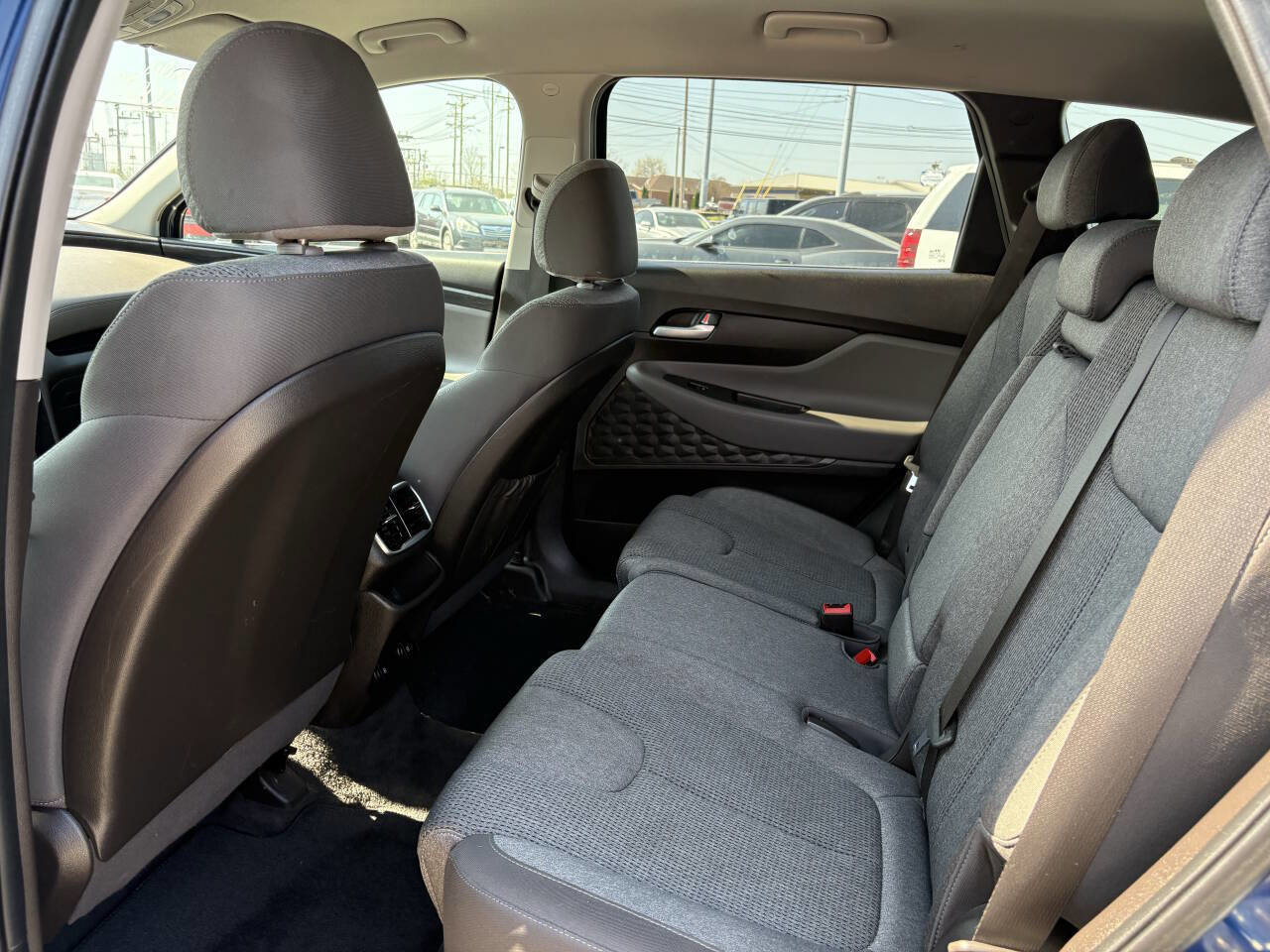 Used 2019 Hyundai Santa Fe SEL FWD image 17