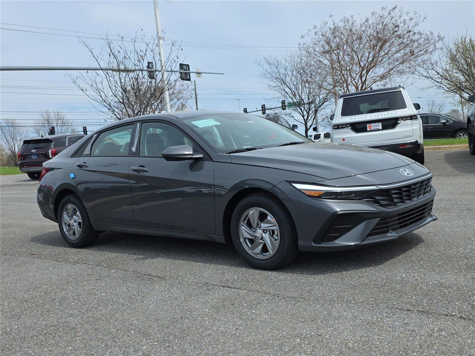 New 2026 Hyundai Elantra SE image 2