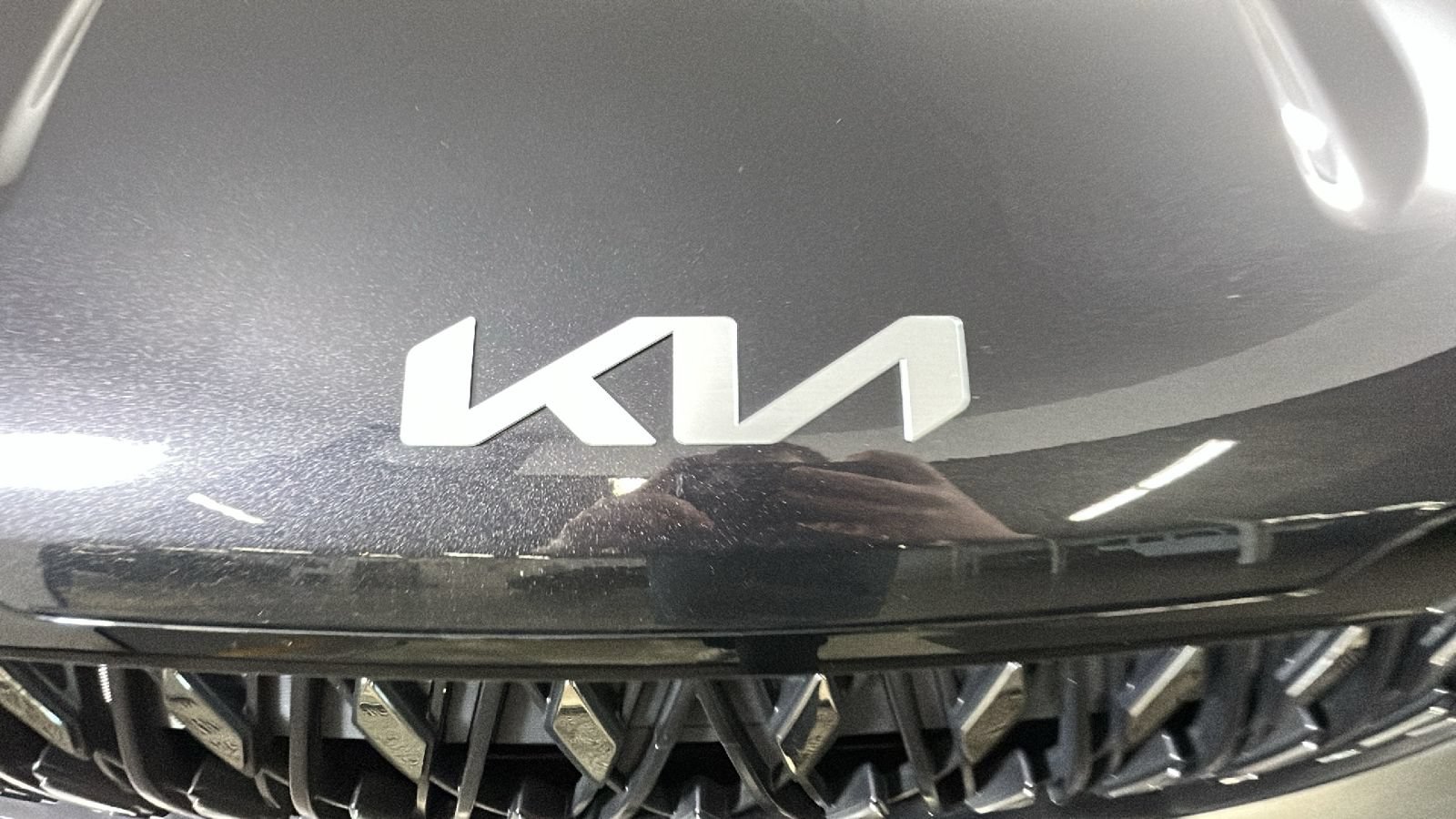 Used 2026 Kia Carnival EX FWD image 9