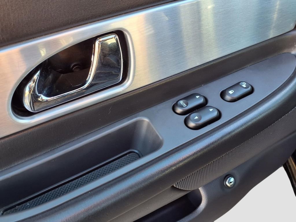 Used 2002 Ford Thunderbird image 13