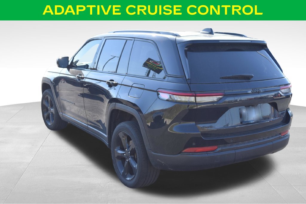 Used 2024 Jeep Grand Cherokee Altitude AWD/4WD image 9