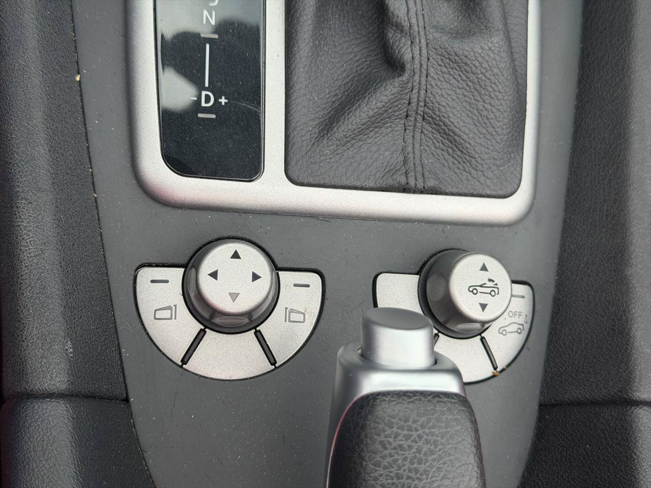 Used 2005 Mercedes-Benz SLK 350 image 24