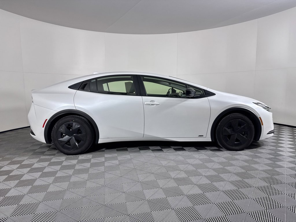 Used 2025 Toyota Prius LE image 12