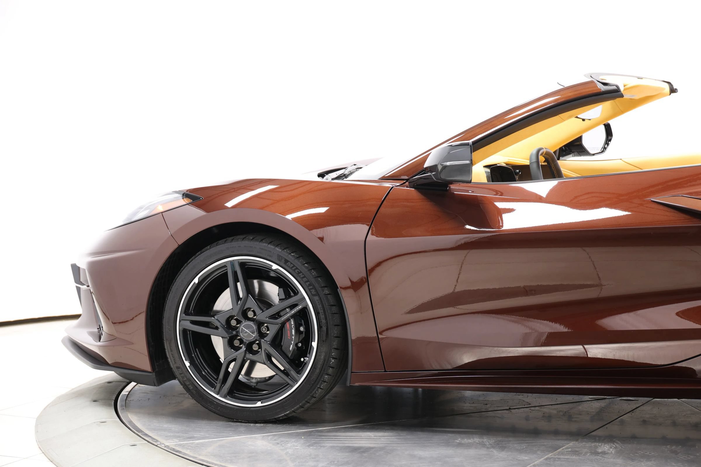 Used 2022 Chevrolet Corvette Stingray Premium Conv w/ Z51 Performance Package RWD image 9