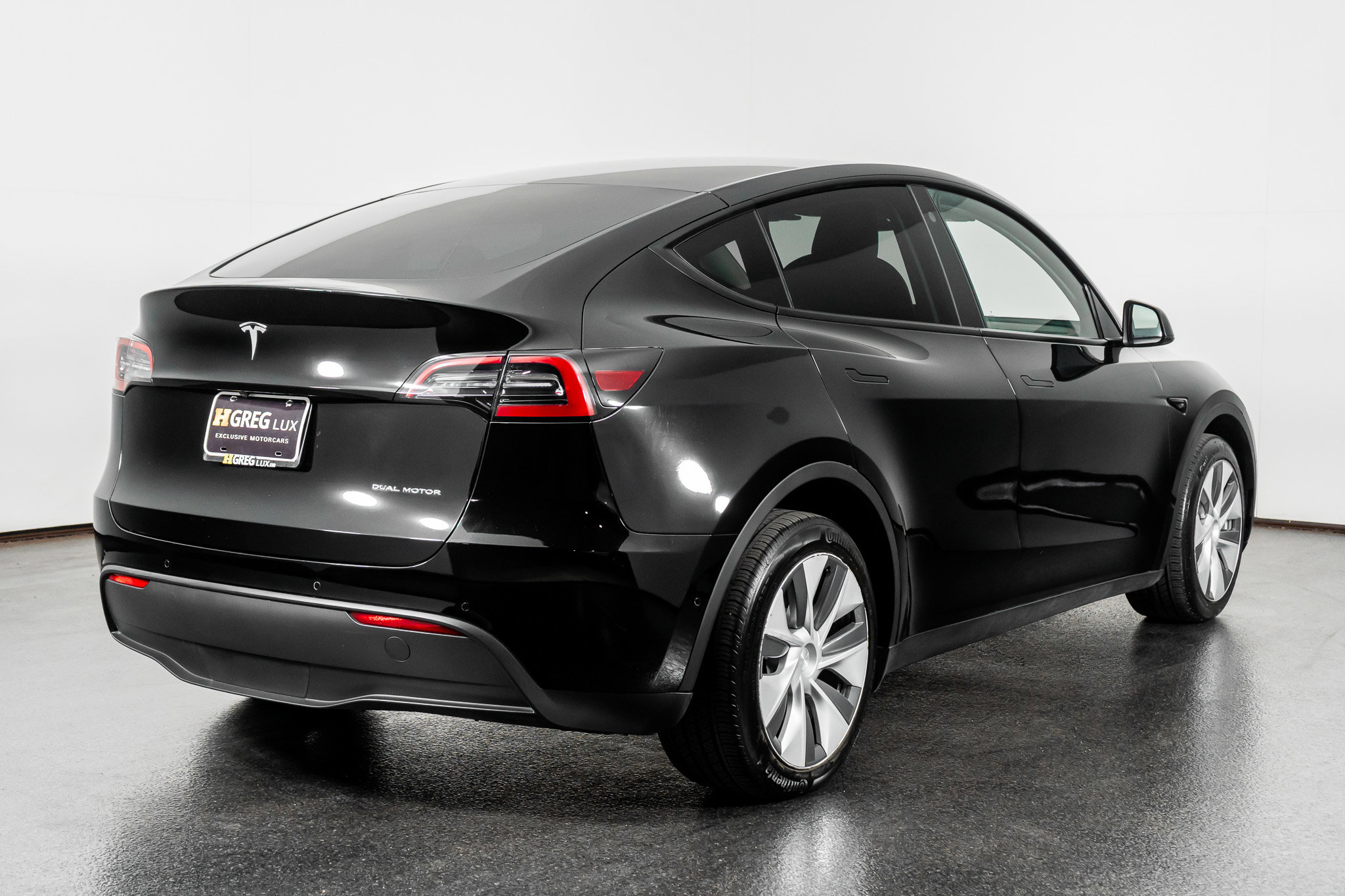 Used 2022 Tesla Model Y Long Range image 8