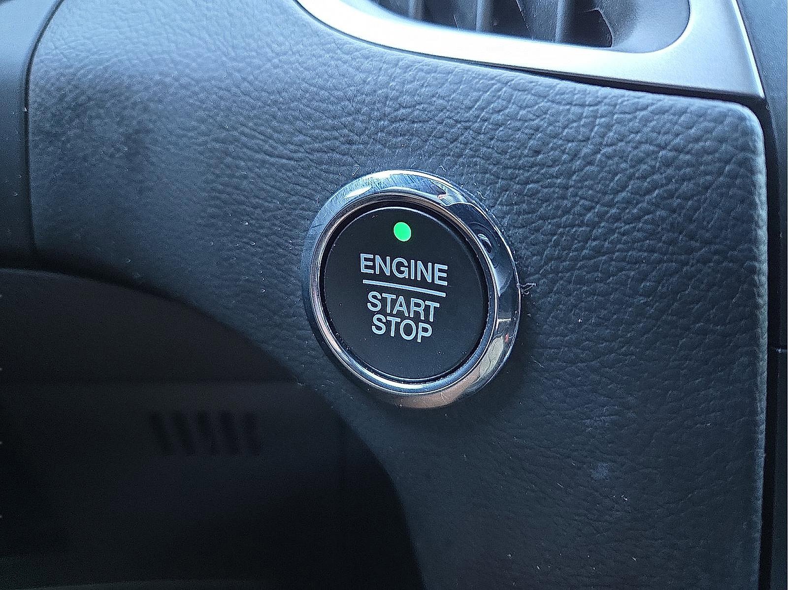 Used 2020 Ford Edge ST-Line w/ Cold Weather Package image 20