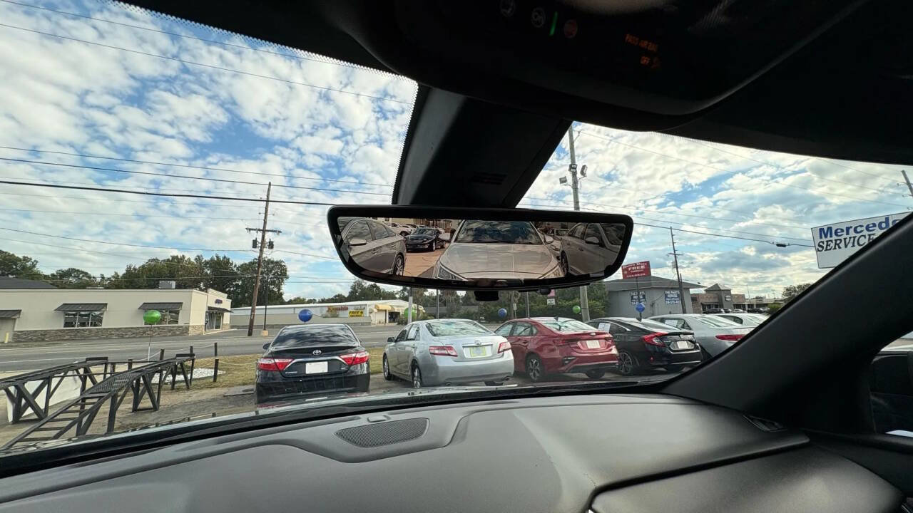 Used 2023 Chevrolet Traverse Premier image 12