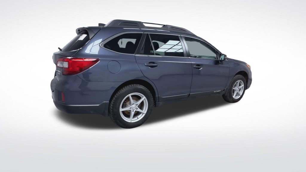 Used 2017 Subaru Outback 2.5i Premium image 10