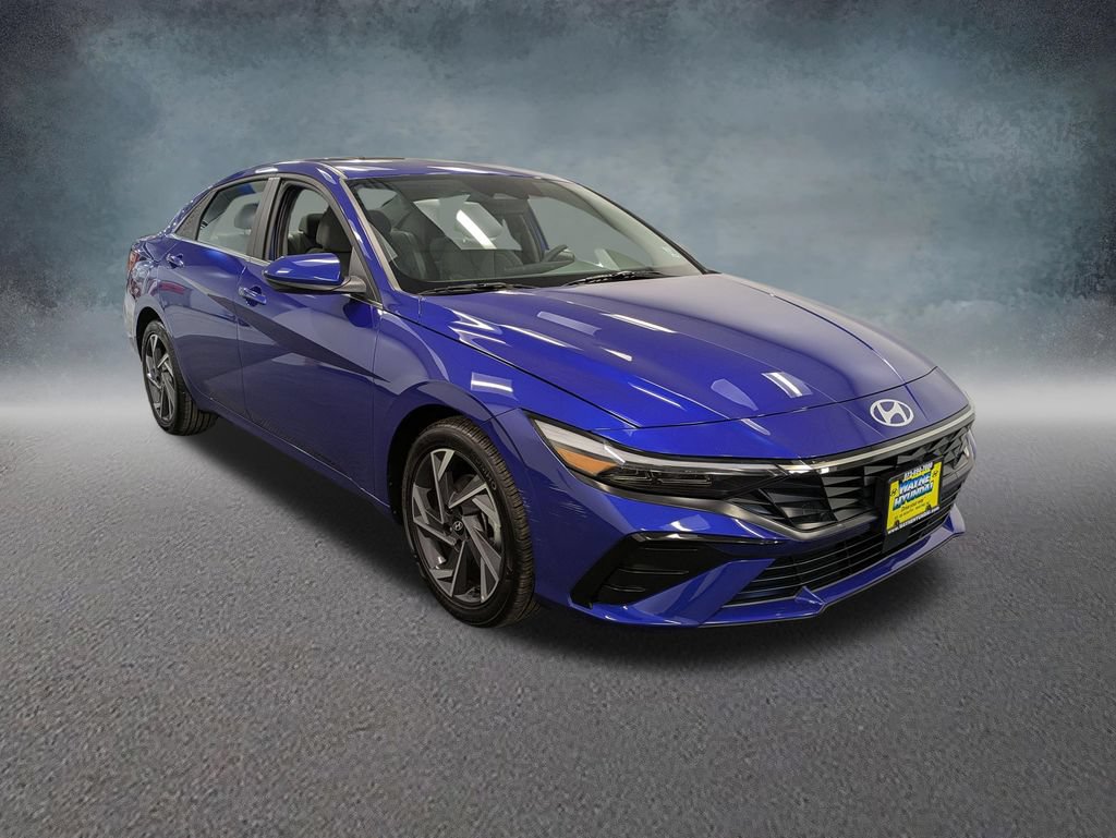 Certified 2025 Hyundai Elantra SEL w/ Cargo Package FWD image 3