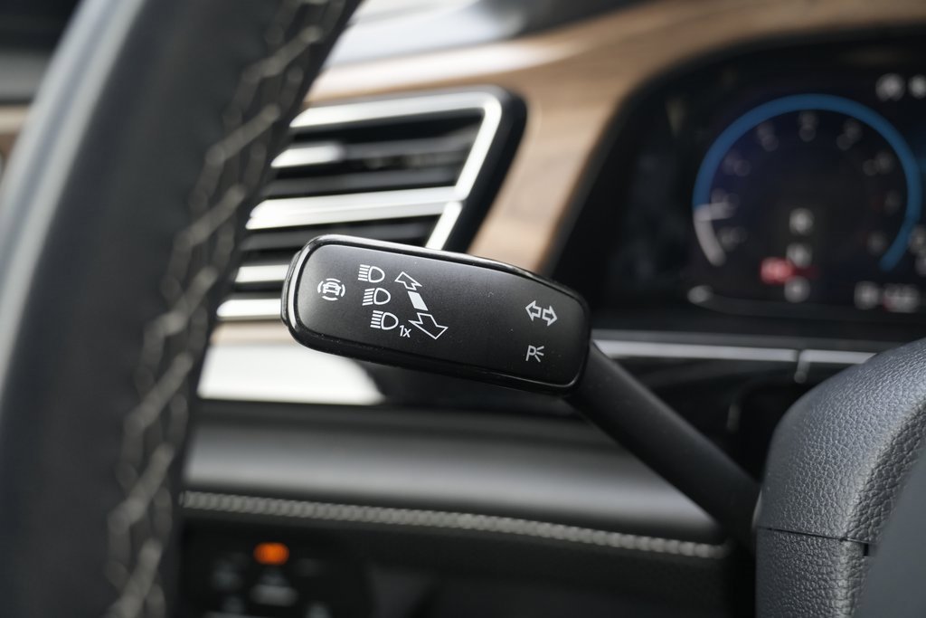 Used 2024 Volkswagen Atlas SE image 47