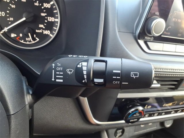 Used 2024 Nissan Rogue SV image 26