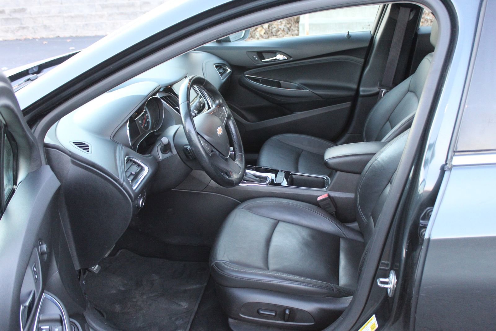 Used 2017 Chevrolet Cruze Premier image 20