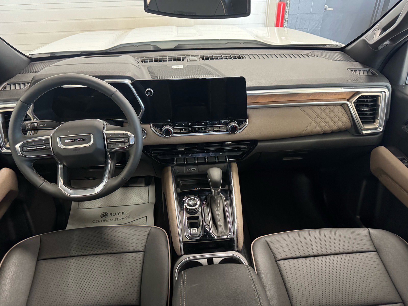 Used 2025 GMC Canyon Denali image 12