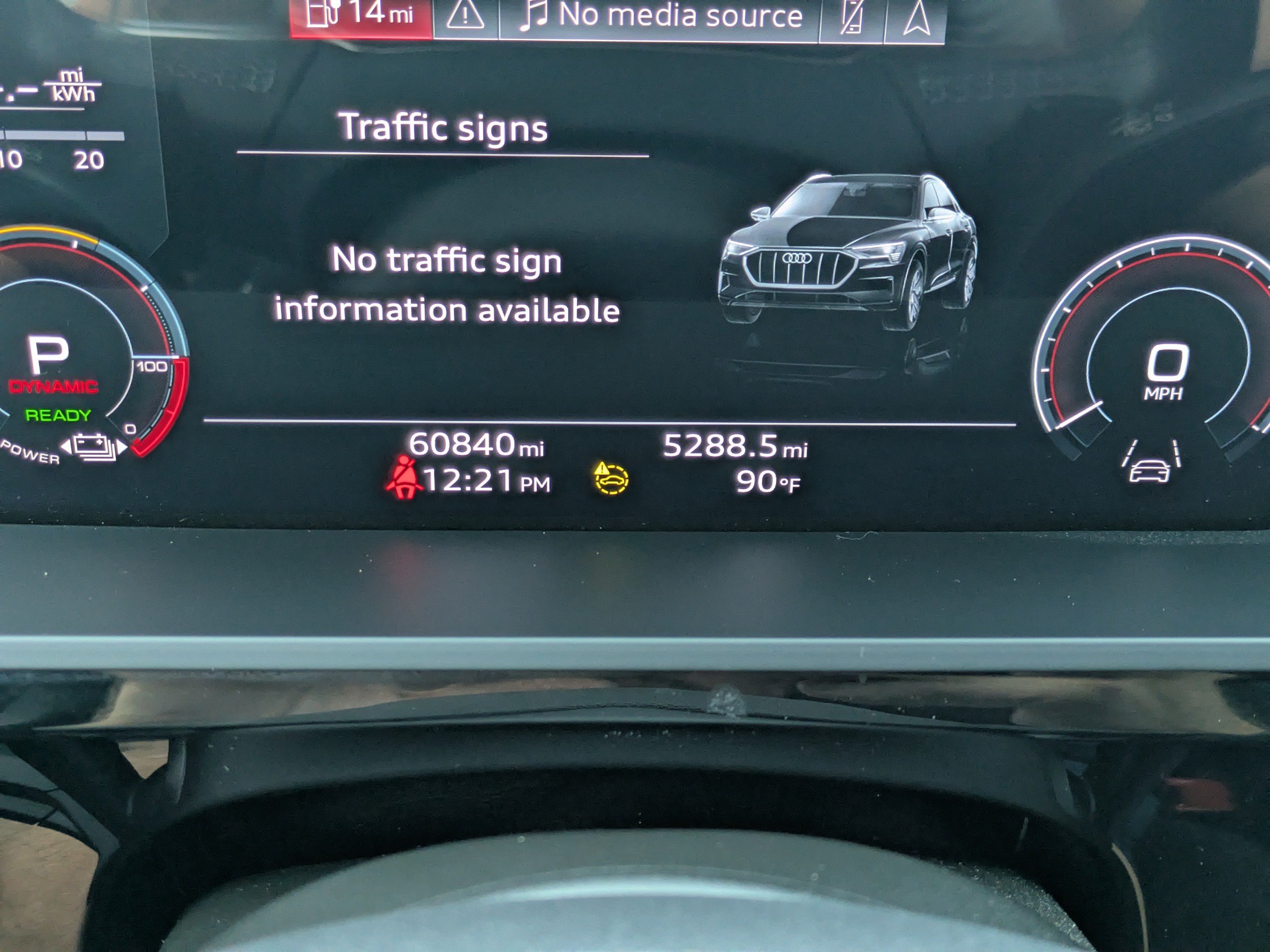Used 2023 Audi e-tron Premium Plus w/ Premium Plus Package AWD/4WD image 25