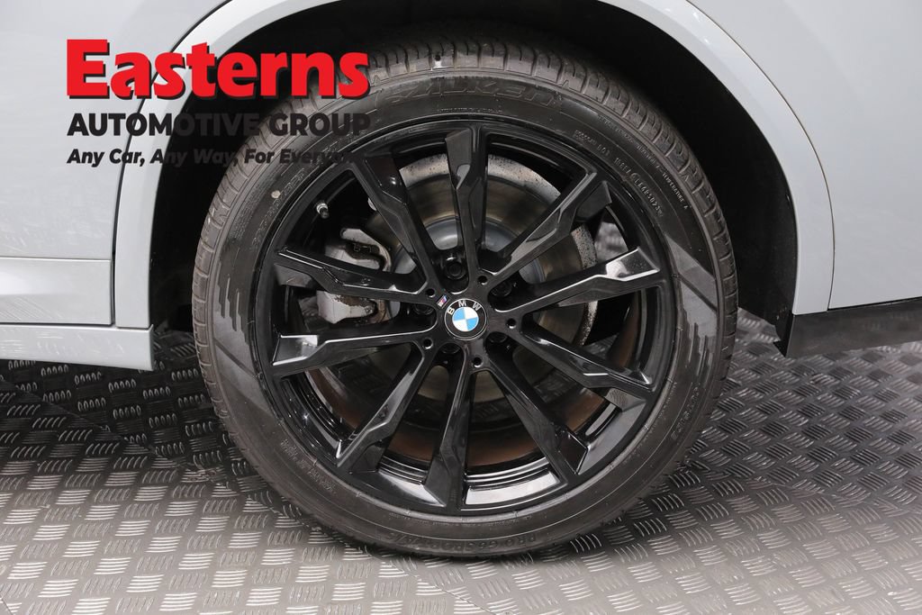 Used 2023 BMW X4 xDrive30i w/ M Sport Package AWD/4WD image 8
