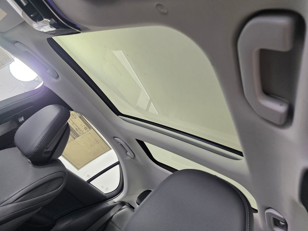 New 2026 Mercedes-Benz C 300 Sedan image 9