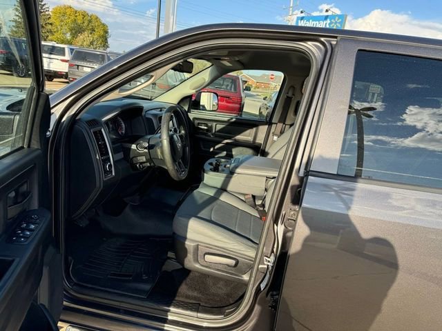 Used 2016 RAM 2500 Tradesman w/ Chrome Appearance Group AWD/4WD image 12