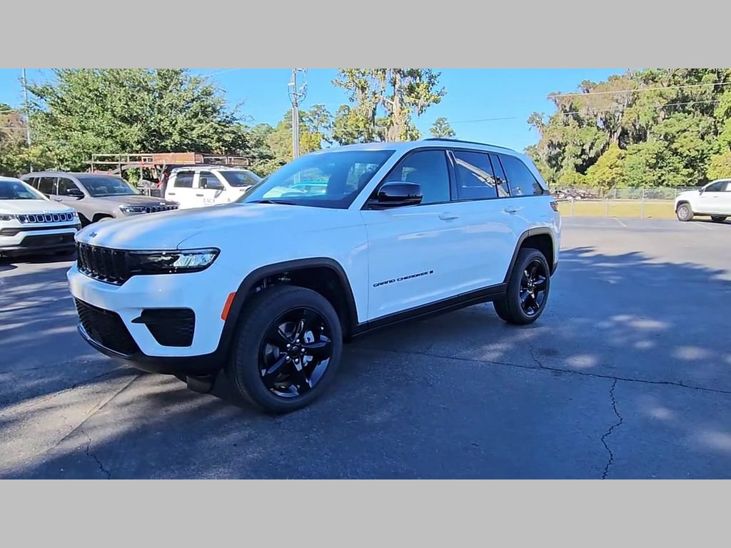 New 2025 Jeep Grand Cherokee Altitude RWD image 40