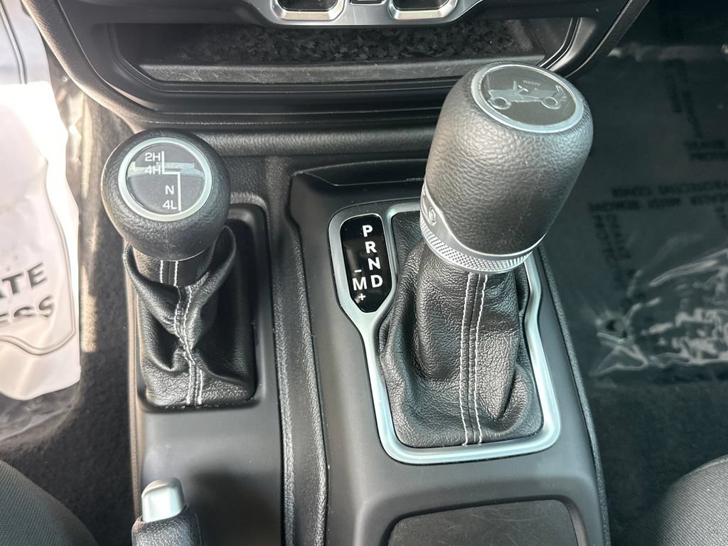 Used 2020 Jeep Wrangler Unlimited Sahara AWD/4WD image 21