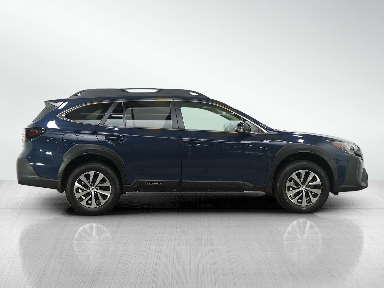 Used 2025 Subaru Outback Premium image 6