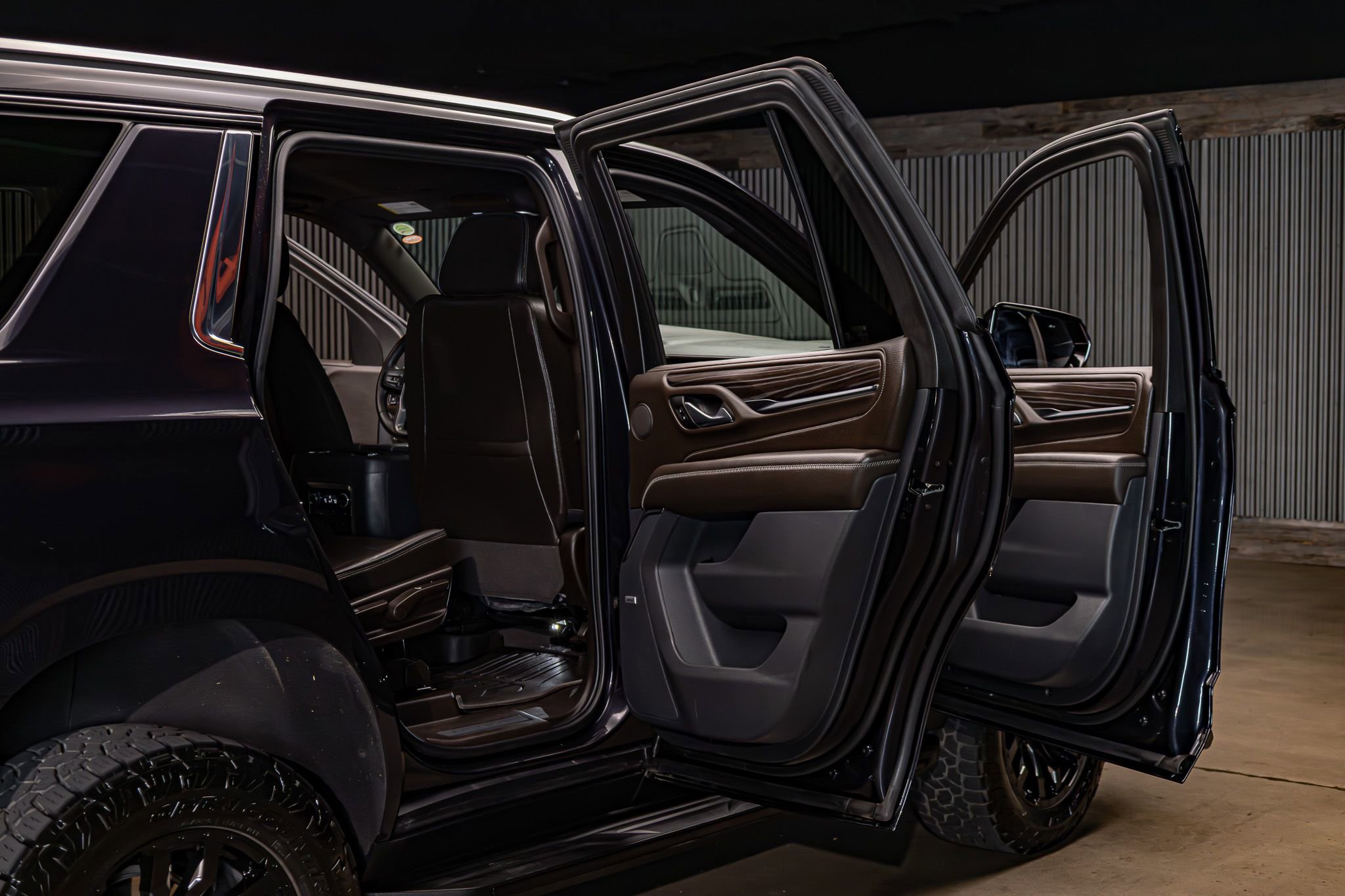 Used 2024 GMC Yukon Denali w/ LPO, Floor Liner Package image 29