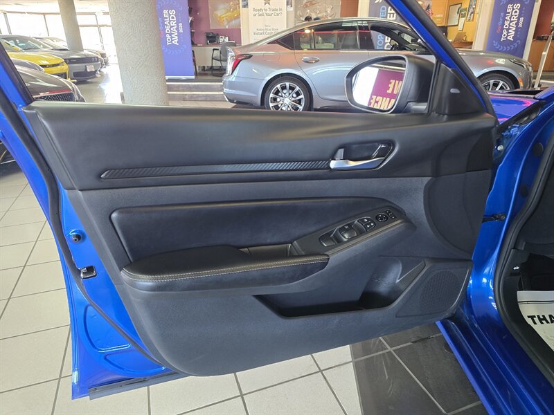 Used 2025 Nissan Altima 2.5 SV FWD image 7