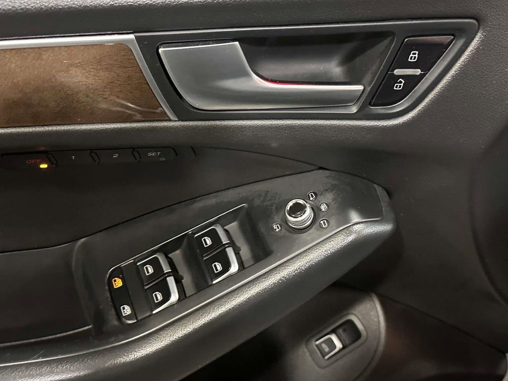 Used 2016 Audi Q5 2.0T Premium Plus w/ Technology Package image 11