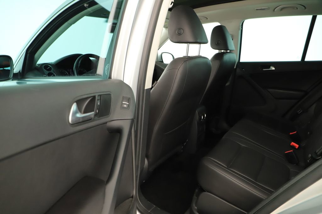 Used 2017 Volkswagen Tiguan Wolfsburg Edition FWD image 32