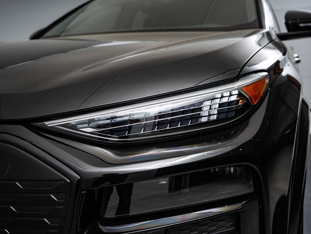 Certified 2025 Audi Q6 e-tron Premium Plus w/ Premium Plus AWD/4WD image 15