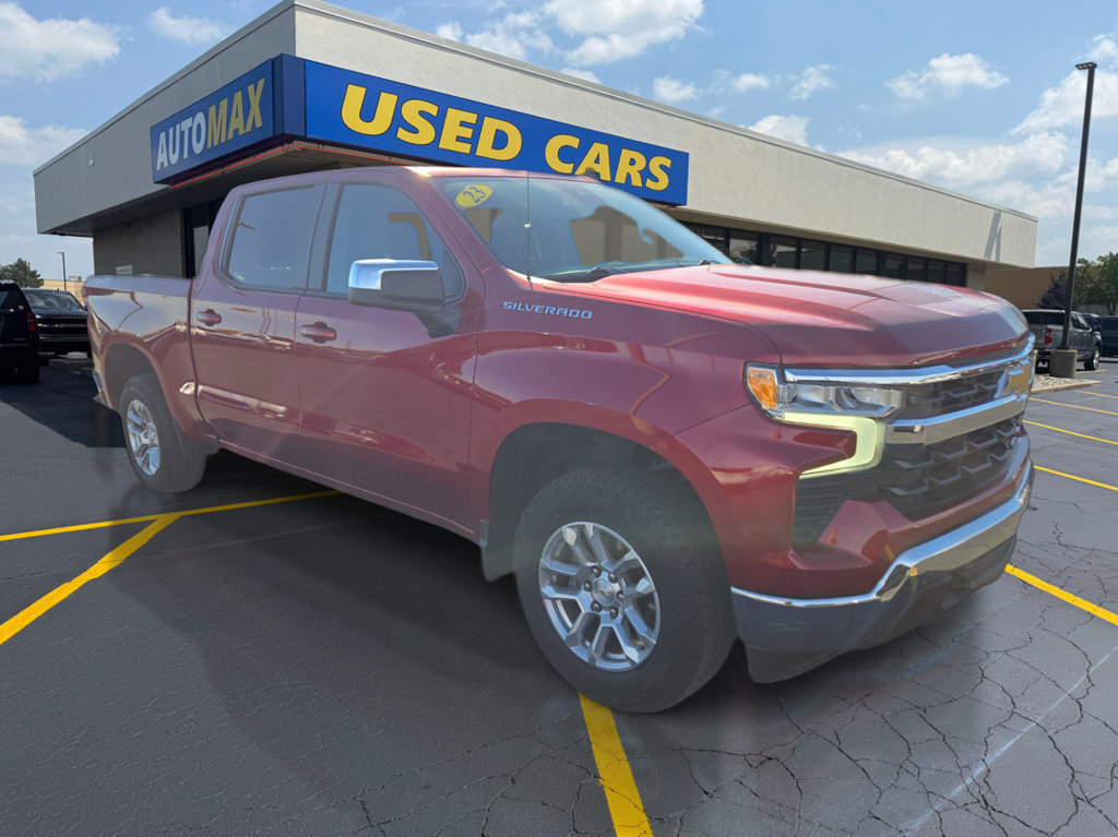 Used 2023 Chevrolet Silverado 1500 LT w/ Protection Package AWD/4WD image 4