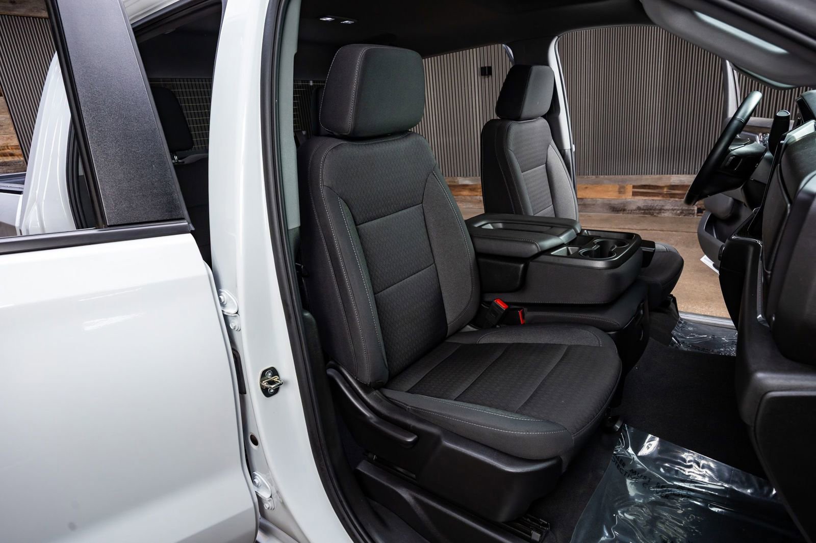 Used 2023 Chevrolet Silverado 1500 LT w/ Z71 Off-Road Package image 30