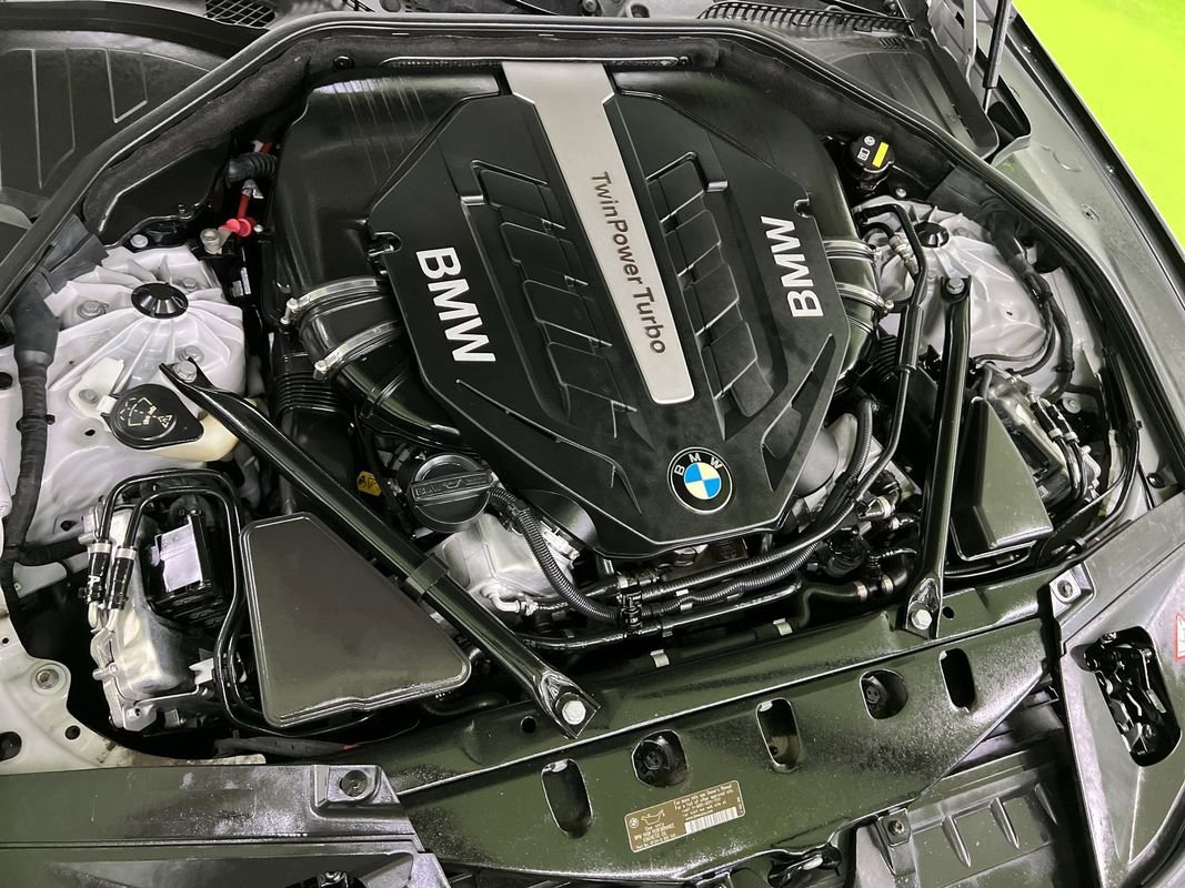 Used 2015 BMW 750i image 30